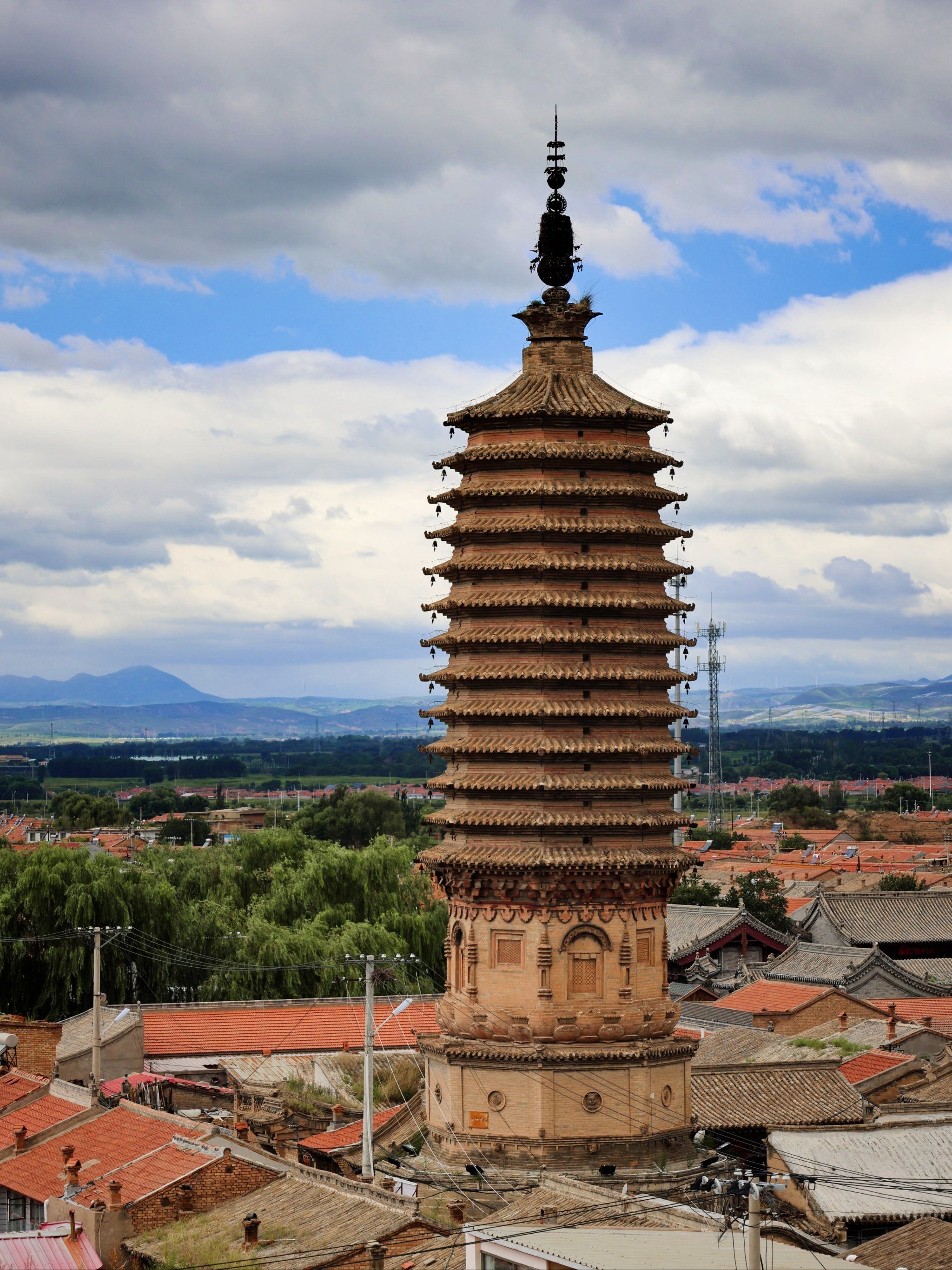 而在冀西的蔚县就有这样一个未经大规模开发的"真古城"