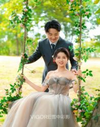 -雪中彩影婚纱摄影·微光艺术中心