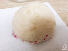 蛋黄流沙大包-全家便利店(杭州龙翔桥地铁站店)