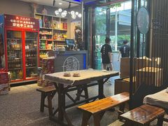 -老街烧烤大排档·地道湖北菜·龙虾馆(汉口火车站店)