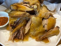 头上红煨盐鸡-头上红煨盐鸡·非遗院子餐厅