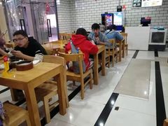 大堂-百年尹氏汤包(环球美食荟店)