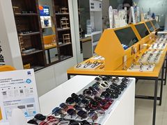 -诺柯视眼镜-蔡司依视路官方工厂店(淞南一店)