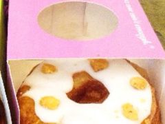 芝士蛋糕羊角甜甜圈-西点坊(浦东香格里拉店)