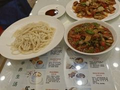 -汗腾格里·风味餐厅(新疆驻京办店)