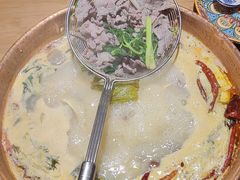-洱火云南酸菜牛肉火锅(石景山当代商城店)