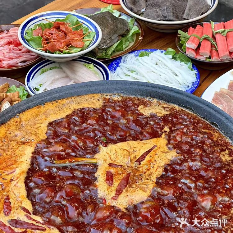 成都本地人超爱的划算又好吃的市井火锅🥘 