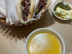-闫家驴肉老店(华电一校店)