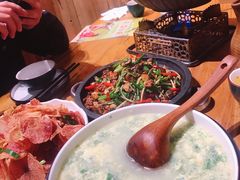 -老滇山寨•云南特色菜•地方菜•民族风情歌舞表演(金碧店)