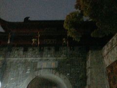 -吴山路夜市