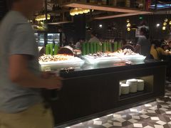 -钱小奴海鲜自助黑金店(杭州滨江龙湖店)