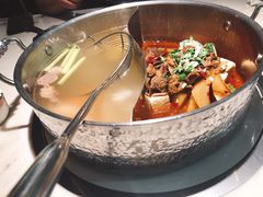 牛腩鸳鸯锅-左庭右院鲜牛肉火锅(浦江欢乐颂店)