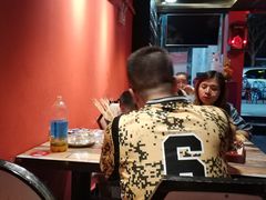 -虾弄弄海派小龙虾·牛羊蝎子火锅