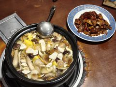 -菌之家·专业纯野生菌火锅·特色炒菌