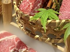 -山川小町·极番烧肉(新地假日广场店)