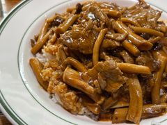 茶樹菇炒牛肉飯-小泉居(水坑尾店 )