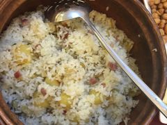 -山珍王国·云南野生菌石锅鱼