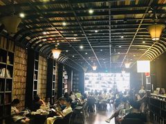 -钟书阁(松江泰晤士小镇店)