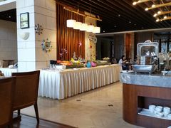 自助取餐区-曼湾禾田居度假酒店-乐蒙西餐厅