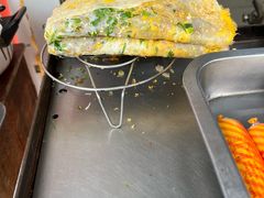 -正宗杂粮煎饼香软鸡蛋饼