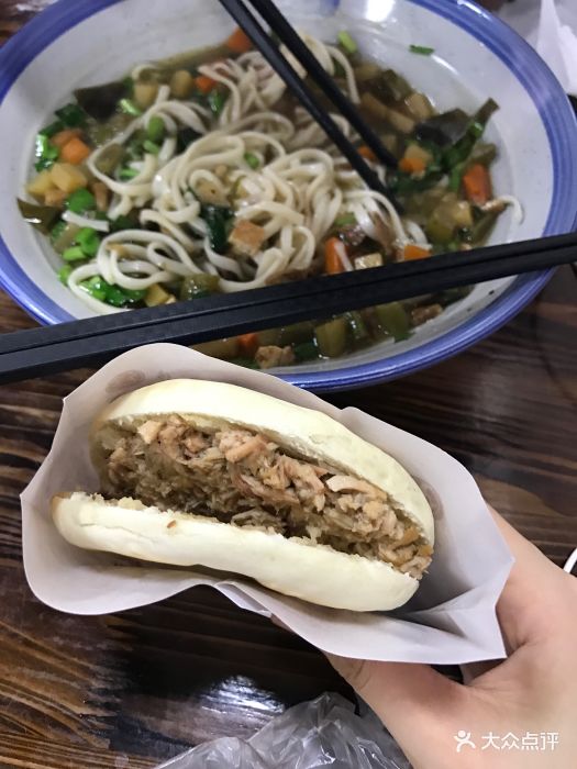 擀时髦擀面皮肉夹馍关中臊子面图片 - 第3张