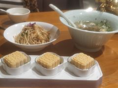 -乐忻皇朝(上海中心大厦店)
