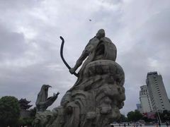 -巴陵广场