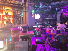 -UP嘻哈酒吧(粉巢店)