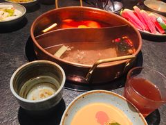 鸳鸯锅-老墙根涮肉·铜锅·烧烤(欢乐谷·王四营店)