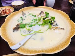 砂锅鱼头-75幢私房菜馆