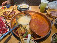 -洱火云南酸菜牛肉火锅(石景山当代商城店)