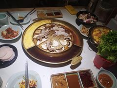 -猪啊牛呀羊啊铜盘烤肉(正大广场店)