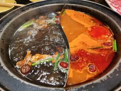 菌汤番茄鸳鸯锅-唇辣号重庆老火锅(亦庄店)