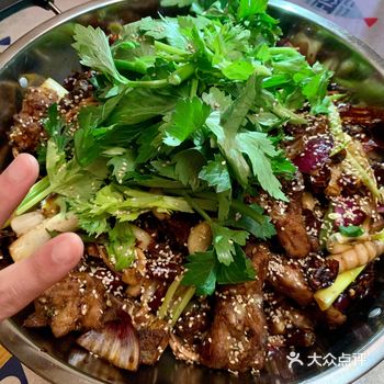 宅自制火锅已经out了,今天这份霸王拼盘爽歪歪干锅