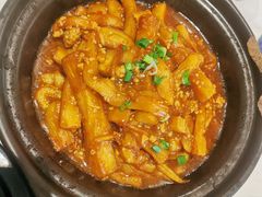 鱼香茄子煲-东江渔村·古典园林·30年粤菜老字号(太和店)