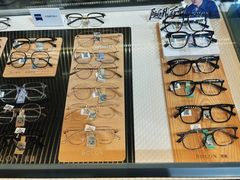 -斯维卡眼镜林·蔡司视觉合作店(青浦宝龙广场店)