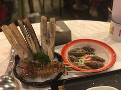 -鲜入围煮花胶鸡海鲜火锅