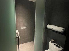-上海虹桥中心爱琴海亚朵S酒店