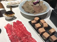 -墨居上隐·院子里火锅(峨眉店)