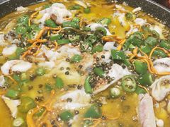 -山城外·非遗酸菜鱼(新都汇融店)