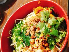 担担面-爆炸头阿姨小四川正宗川味小吃(无任何分店)