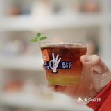 不知道为什么 曾经想象它是家古板沉闷的店铺