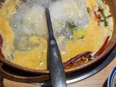 -洱火云南酸菜牛肉火锅(石景山当代商城店)