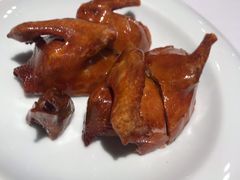 香烧玻璃皮乳鹅-北京厨房(西安SKP店)