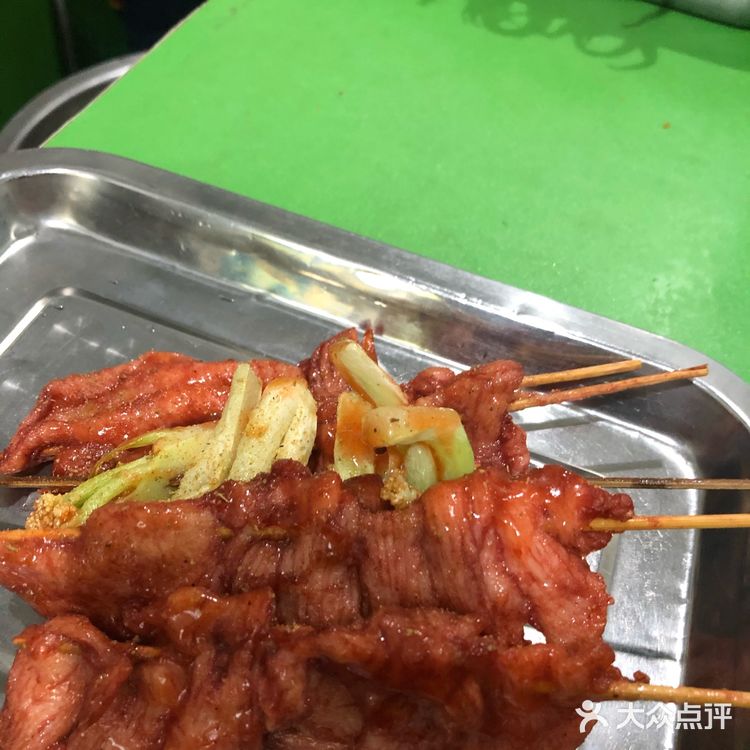 这儿吃串真的就是童年的味道啊！还有珍珠奶茶也是哈哈哈