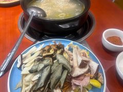 -菌之家·专业纯野生菌火锅·特色炒菌