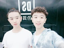 点击看大图 -单色舞蹈