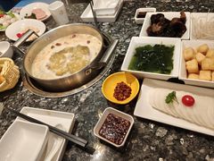 -一席地·本地鸡窝·杭帮鸡火锅(萧山银隆百货店)