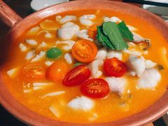 版纳野果酸汤鱼-云海肴·汽锅鸡·云南代表菜(美罗城店)