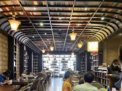 -钟书阁(松江泰晤士小镇店)